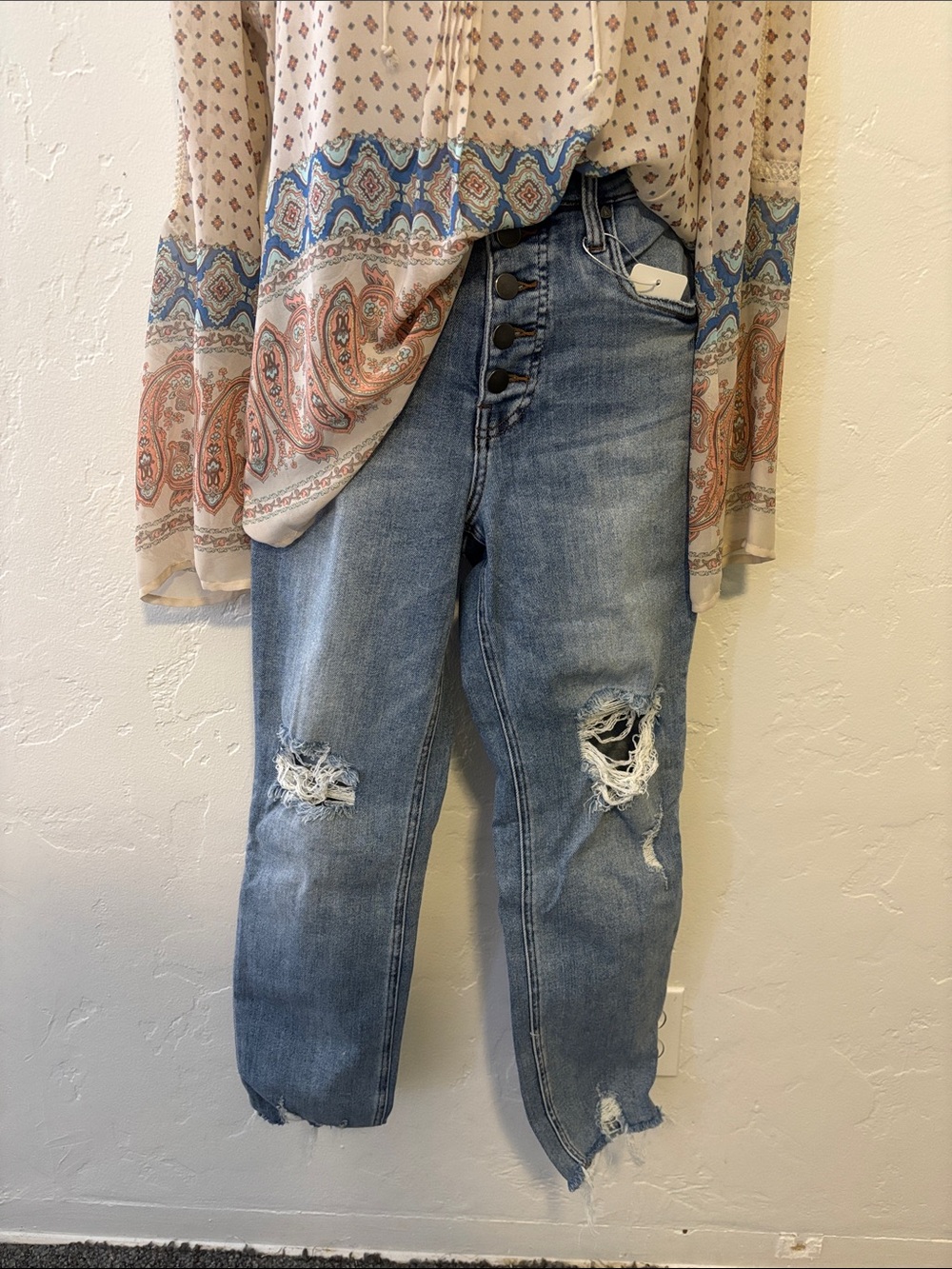 Kut from the Kloth Distressed Boyfriend Jeans - Light Blue